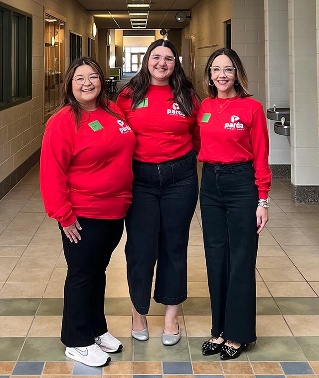 three women Parda employees